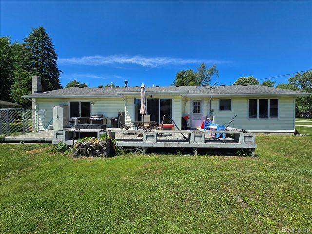 5279 Robinwood Drive, Clyde Township, MI 48049