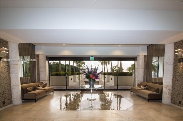 1000 W Island Boulevard 1812, Aventura, FL 33160
