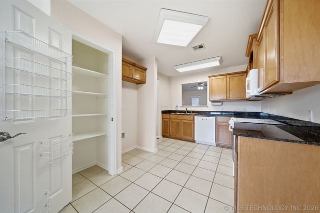 2717 N 21st Street, Broken Arrow, OK 74012