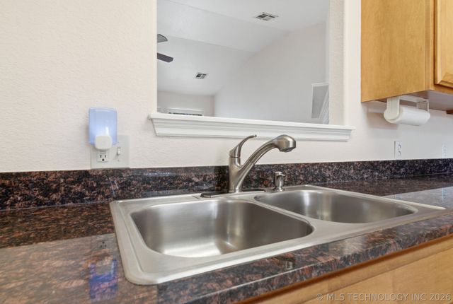 2717 N 21st Street, Broken Arrow, OK 74012