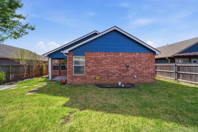 2717 N 21st Street, Broken Arrow, OK 74012