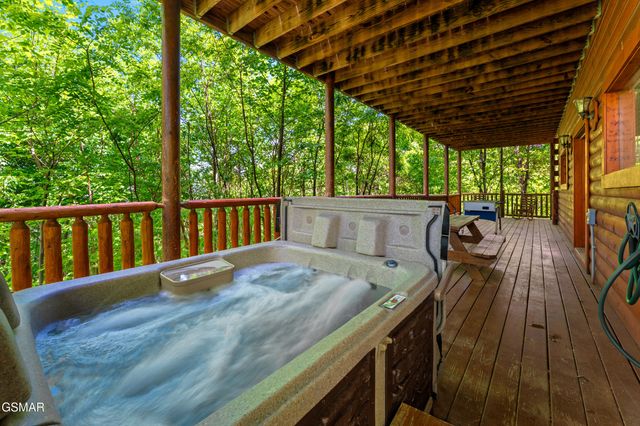 4150 High Ridge Way, Sevierville, TN 37862