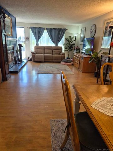 990 E Main E, El Cajon, CA 92021
