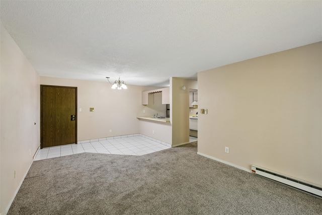 1831 Fuller Road 18, West Des Moines, IA 50265