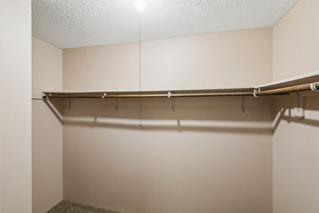 1831 Fuller Road 18, West Des Moines, IA 50265