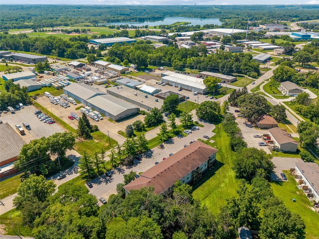 1831 Fuller Road 18, West Des Moines, IA 50265