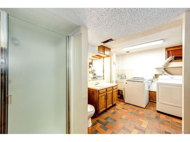 2624 S Field St, Lakewood, CO 80227