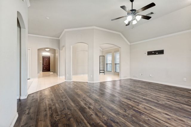 6033 Paddlefish Drive, Fort Worth, TX 76179