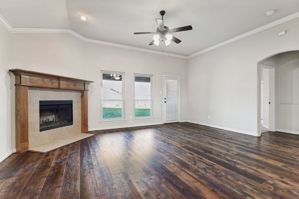 6033 Paddlefish Drive, Fort Worth, TX 76179