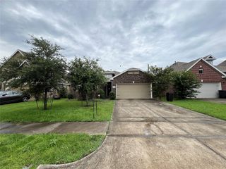 335 American Black Bear Drive, Crosby, TX 77532