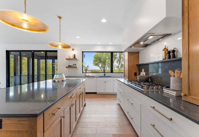 XXX3 Timberland Trail, Eden Prairie, MN 55347