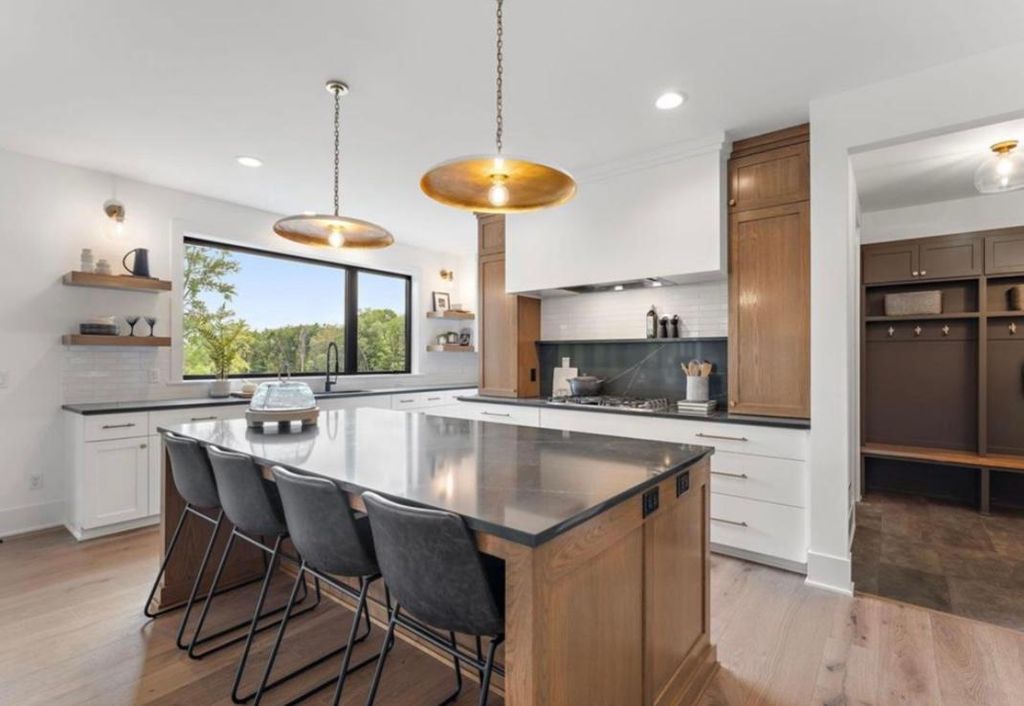 9201 Timberland Trail, Eden Prairie, MN 55347 — photo 4