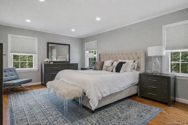 38 Hewlett Lane, Port Washington, NY 11050