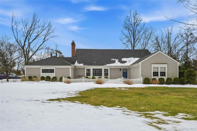 38 Hewlett Lane, Port Washington, NY 11050