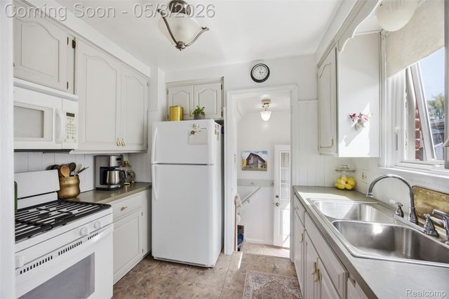 13152 Superior Street, Southgate, MI 48195