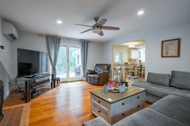 21 Tamarack Lane, Amherst, NH 03031