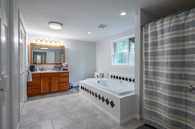 21 Tamarack Lane, Amherst, NH 03031