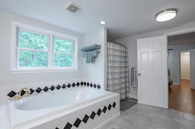 21 Tamarack Lane, Amherst, NH 03031