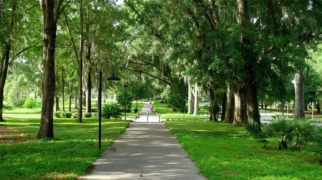 Image 4 of property listing at 13233 SW 11 ROAD, Newberry, FL 32669