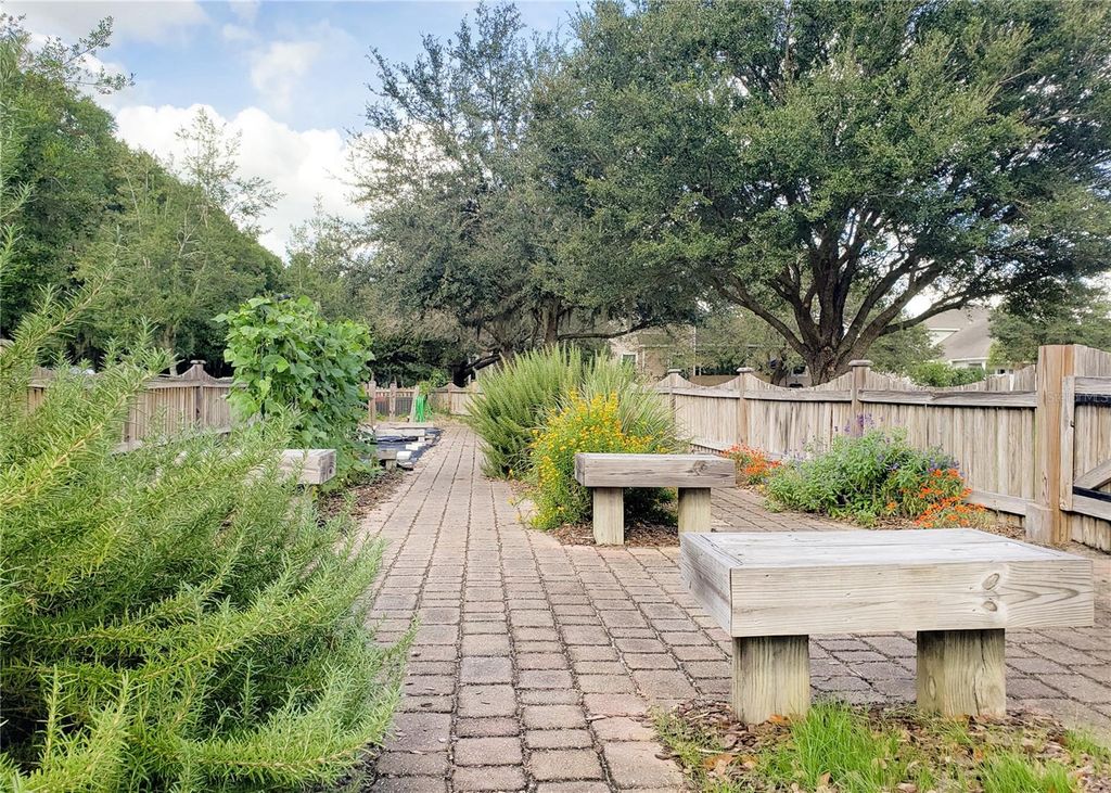 Image 6 of property listing at 13233 SW 11 ROAD, Newberry, FL 32669