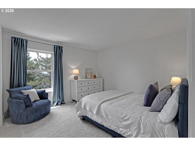 9428 Nw HOPEDALE Ct, Portland, OR 97229