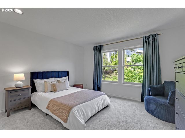 9428 Nw HOPEDALE Ct, Portland, OR 97229