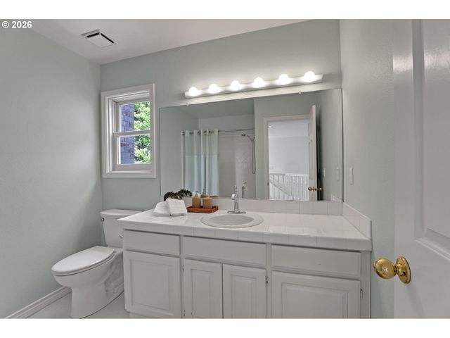 9428 Nw HOPEDALE Ct, Portland, OR 97229