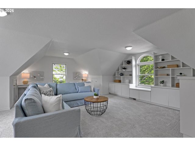 9428 Nw HOPEDALE Ct, Portland, OR 97229