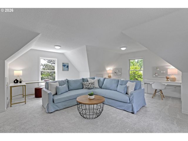 9428 Nw HOPEDALE Ct, Portland, OR 97229
