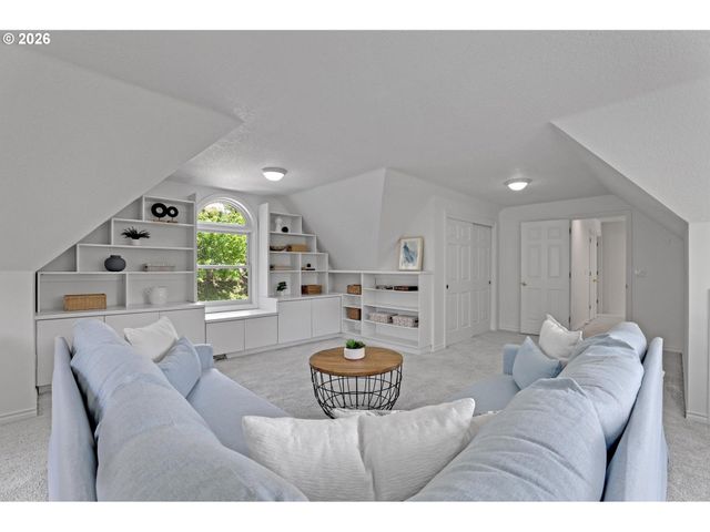 9428 Nw HOPEDALE Ct, Portland, OR 97229