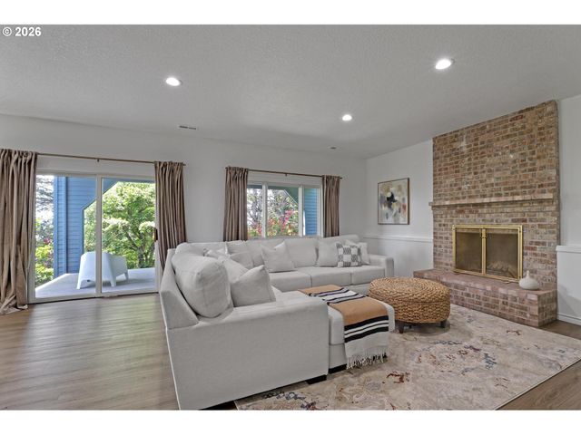 9428 Nw HOPEDALE Ct, Portland, OR 97229
