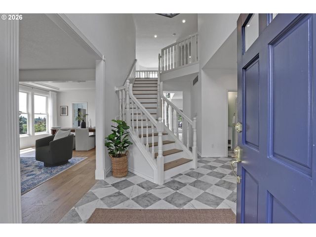 9428 Nw HOPEDALE Ct, Portland, OR 97229