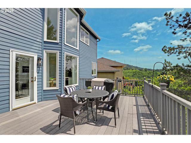 9428 Nw HOPEDALE Ct, Portland, OR 97229