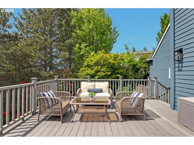 9428 Nw HOPEDALE Ct, Portland, OR 97229