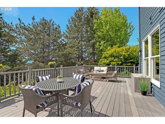 9428 Nw HOPEDALE Ct, Portland, OR 97229