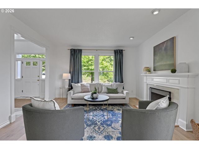9428 Nw HOPEDALE Ct, Portland, OR 97229