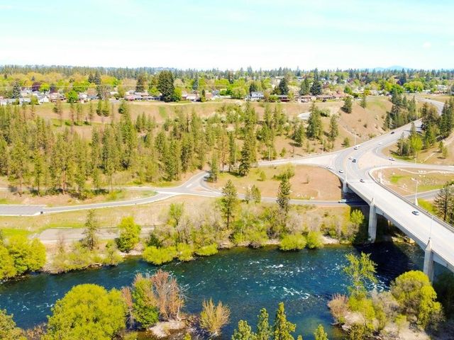 2724 W RIVERVIEW Ave, Spokane, WA 99205