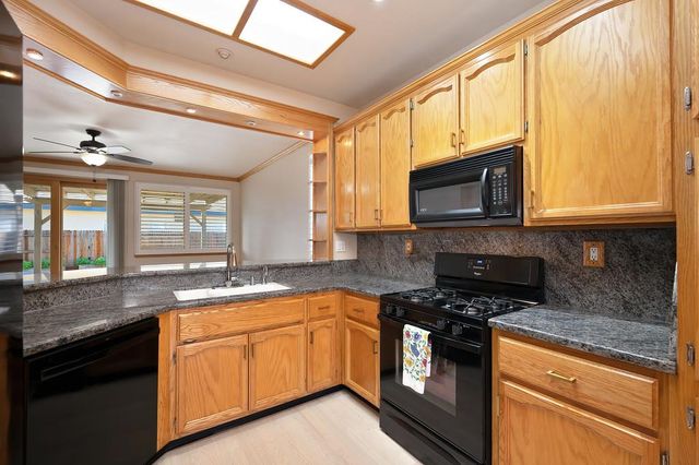 9594 Prost Ct, Elk Grove, CA 95758