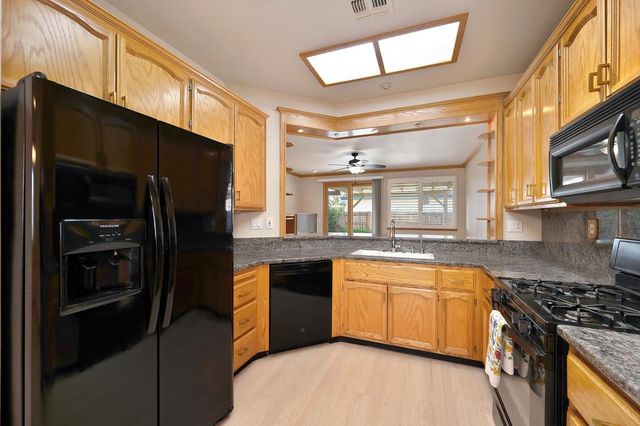 9594 Prost Ct, Elk Grove, CA 95758