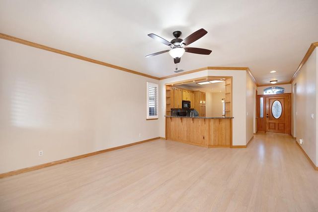 9594 Prost Ct, Elk Grove, CA 95758