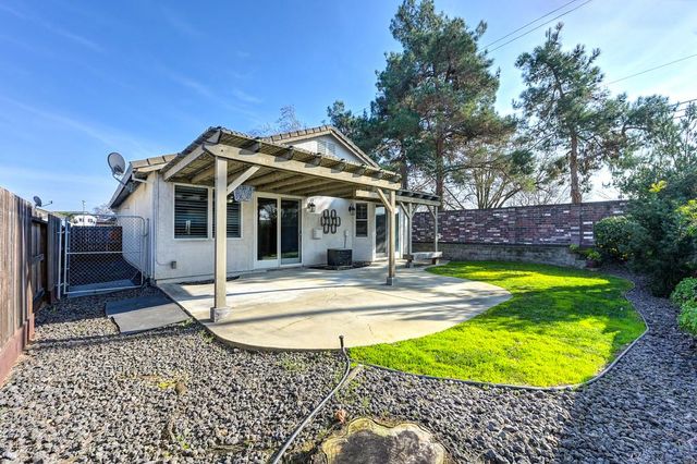9594 Prost Ct, Elk Grove, CA 95758