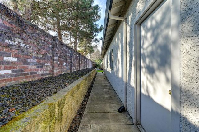 9594 Prost Ct, Elk Grove, CA 95758