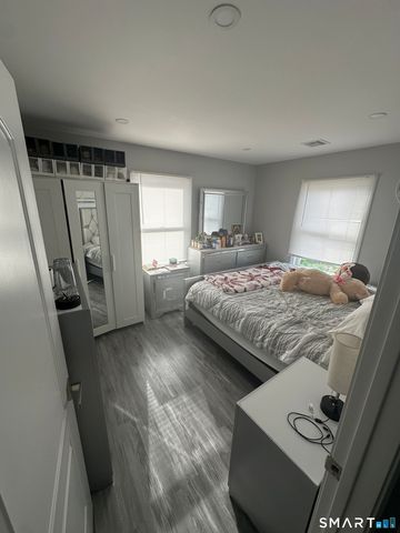 180 Pleasantview Avenue, Bridgeport, CT 06606