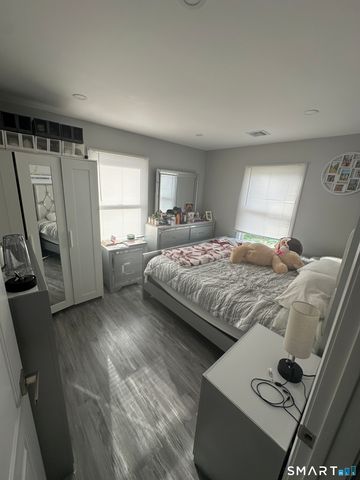 180 Pleasantview Avenue, Bridgeport, CT 06606