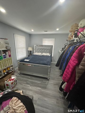 180 Pleasantview Avenue, Bridgeport, CT 06606