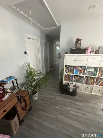 180 Pleasantview Avenue, Bridgeport, CT 06606