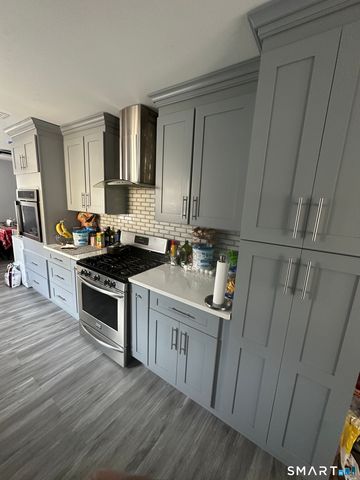 180 Pleasantview Avenue, Bridgeport, CT 06606