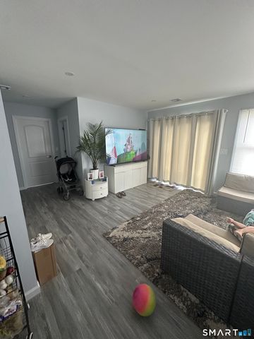 180 Pleasantview Avenue, Bridgeport, CT 06606