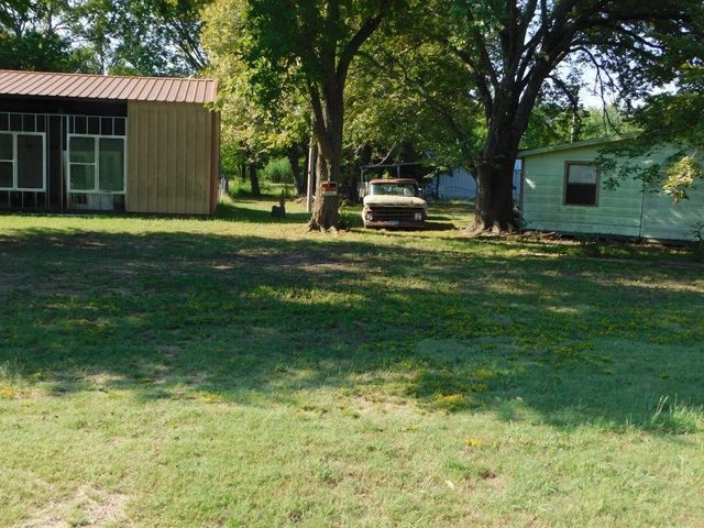 5252 E FM 1396, Telephone, TX 75488