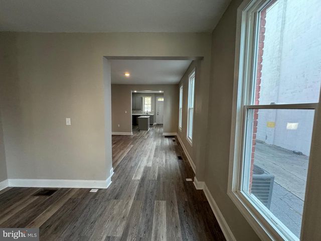 212 W JOHN ST, Martinsburg, WV 25401